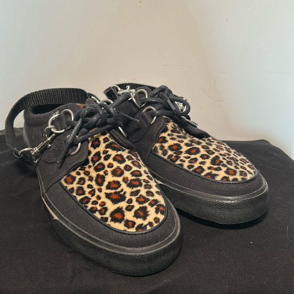 T.U.K leopard mules